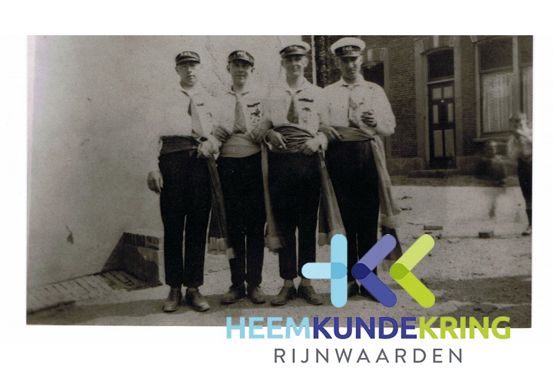 1935-0575 (2)